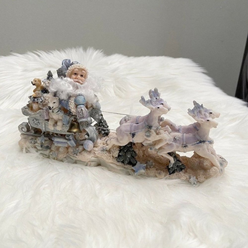 Classic Solutions Earthenware Santa on Sleigh decoration christmas holidays